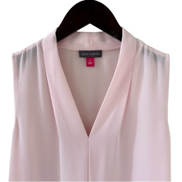 Vince Camuto Light Pink Sleeveless V-Neck Inverted Pleat Blouse Size Small - Picture 4 of 8